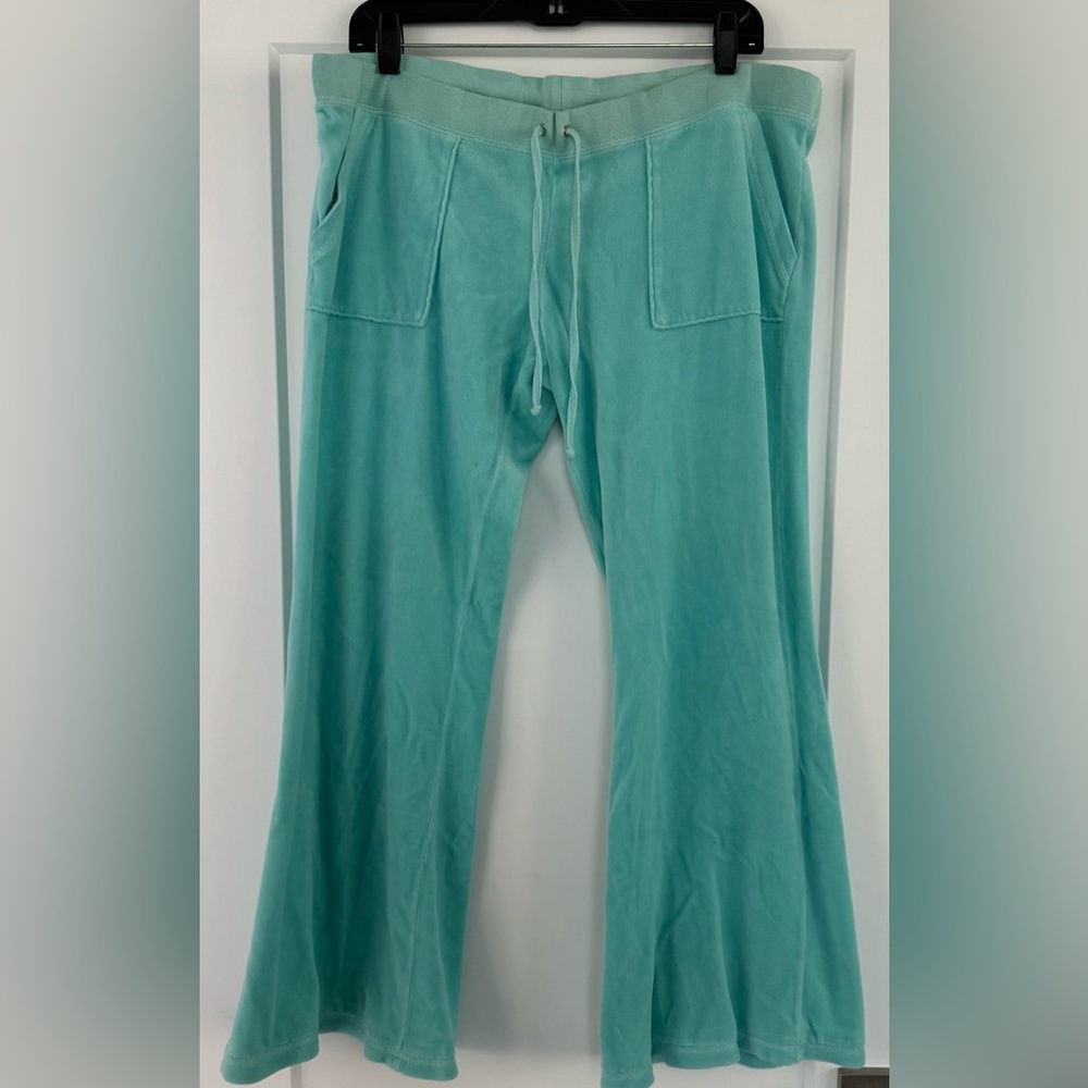 Authentic Juicy Couture Teal Wide-Leg Velour Pants
Size XL